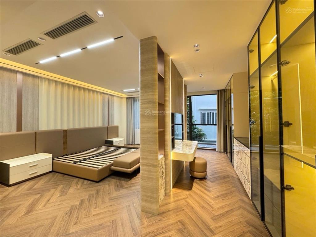 Phân lô mặt phố ngọc thụy. 110m vỉa hè ô tô tránh vừa ở vừa kinh doanh 3 phút sang hoàn kiếm