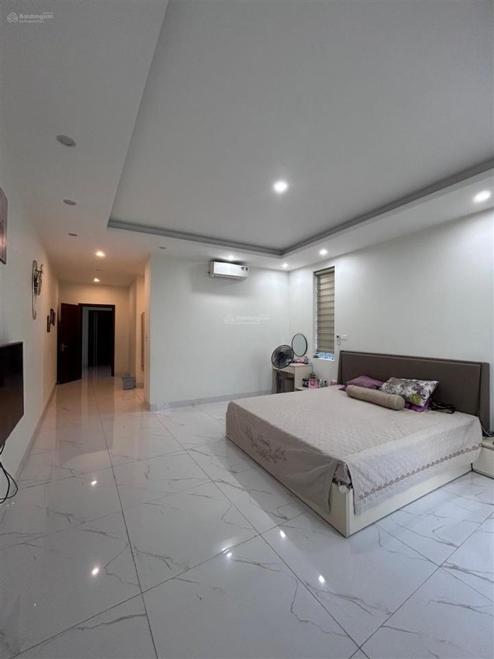 Tầm này không mua định khi nào mới mua? 11 tỷ có ngay nhà phố trạm aeon long biên