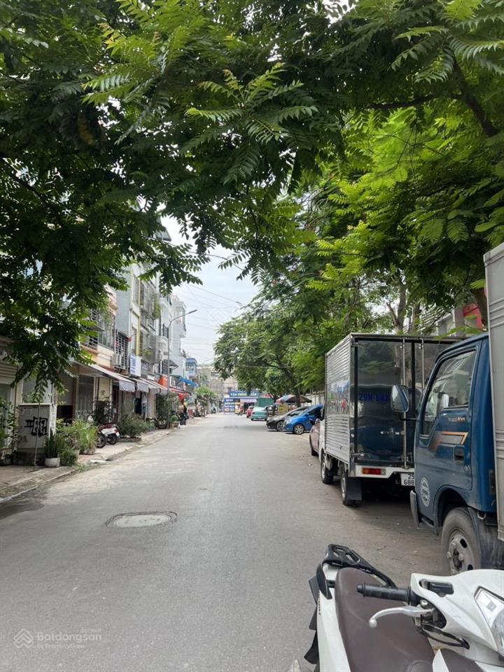 30 tỷ sở hữu nhà phân lô khu cầu trần hưng đạo, lõi long biên!