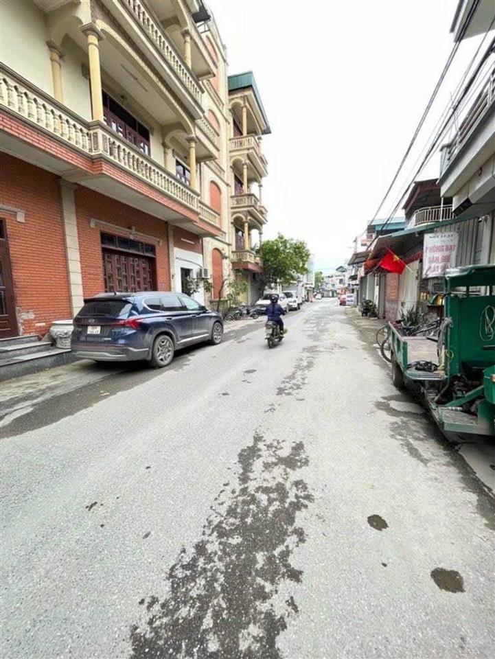 5,9 tỷ sở hữu nhà phân lô, vỉa hè, ô tô tránh gần ga metro dương xá, gia lâm!