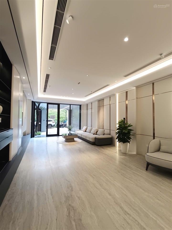 27 tỷ nhà vip long biên, phân lô vỉa hè 100m 8 tầng full nội thất, gara ô tô,