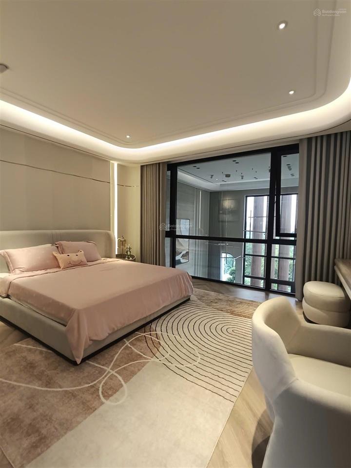 27 tỷ nhà vip long biên, phân lô vỉa hè 100m 8 tầng full nội thất, gara ô tô,