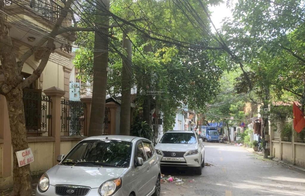 Hơn 5,8 tỷ nhà phân lô vỉa hè, ô tô tránh tại trâu quỳ, gia lâm