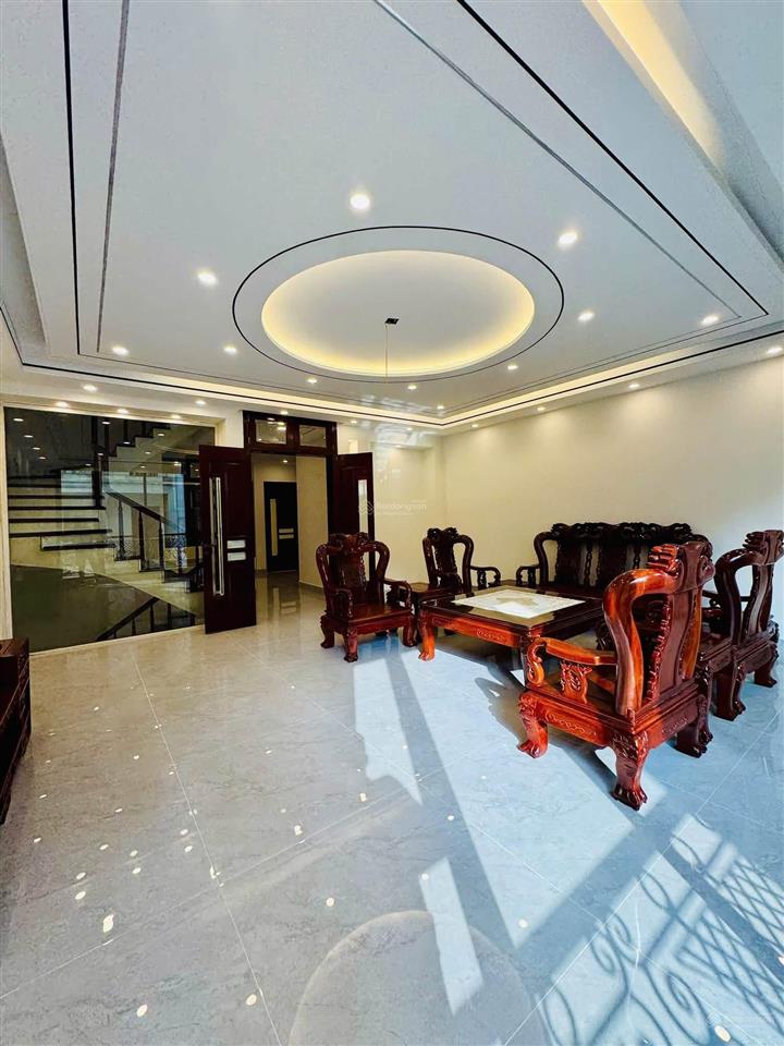 35 tỷ săn nhà vip hồng tiến, lõi long biên! vị trí đẹp khu phân lô, gần cầu trần hưng đạo.