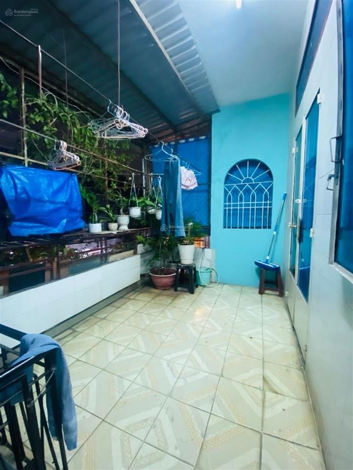 Diện tích lớn 70m2  ngang khủng 5.5  hẻm rộng thông tứ tung gần ngã năm  quang trung