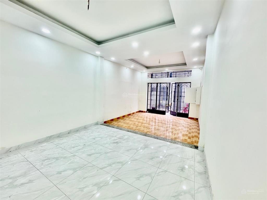 Xe hơi đỗ cửa  gần kênh tham lương  có phòng ngủ ở tầng trệt  81 m2 chỉ 6.99 tỷ