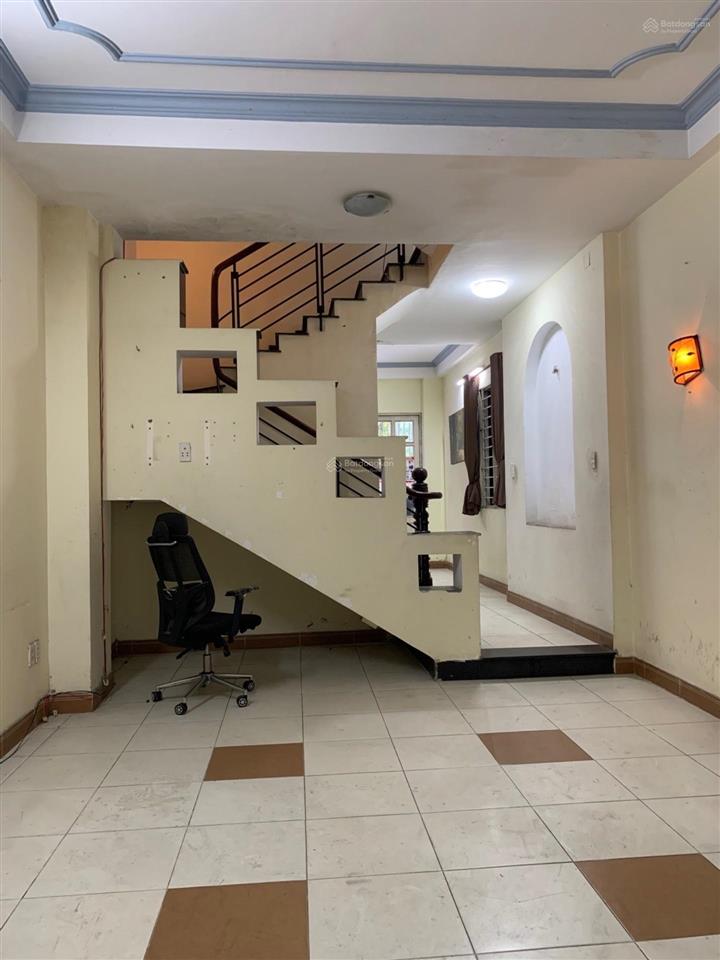 Nhà đẹp, kết cấu kiên cố sát lotte, cityland, công năng đầy đủ giá chào 5,6 tỷ thương lượng.