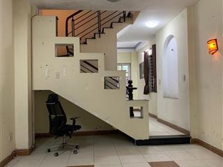 Nhà đẹp, kết cấu kiên cố sát lotte, cityland, công năng đầy đủ giá chào 5,6 tỷ thương lượng.