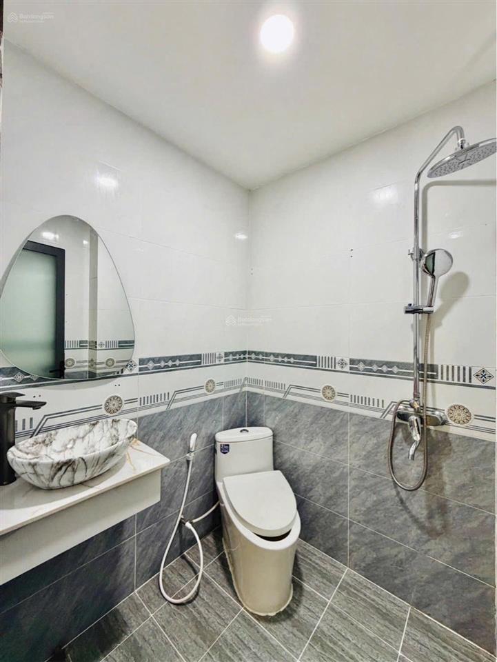 Siêu phẩm mới đẹp full nội thất, sát hẻm xe tải, 4pn có phòng ngủ tầng trệt, hẻm thông tứ tung