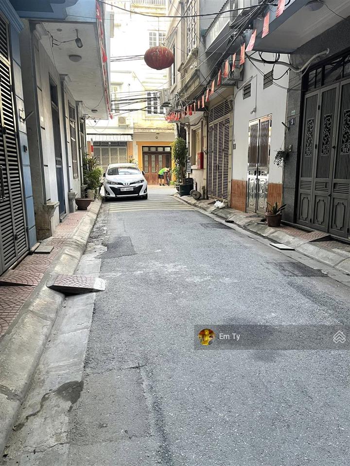 Chính chủ bán nhà kiến hưngdân xâytặng full nội thấtcông viên 100hangõ thôngdt 40m2giá 7 tỷ1