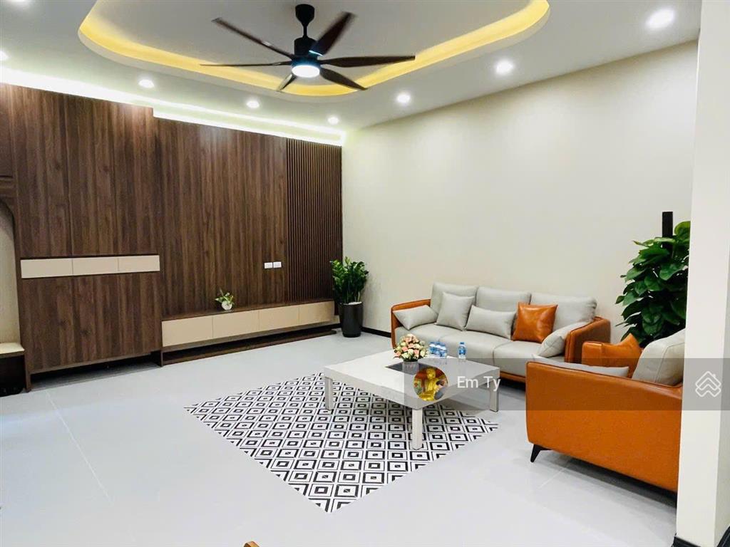 Chính chủ bán nhà kiến hưngdân xâytặng full nội thấtcông viên 100hangõ thôngdt 40m2giá 7 tỷ1