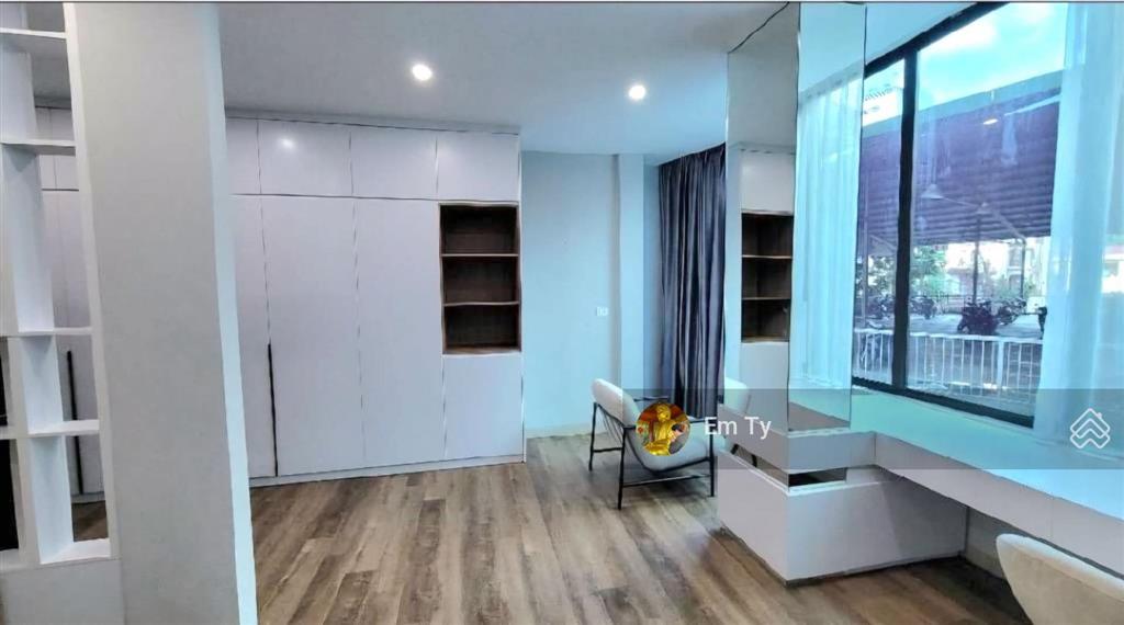 Bán nhà hà đôngchính chủ5m ra mặt phốhàng xóm cán bộ tri thứcngõ rộng thoángdt 30m2giá 6tỷ55