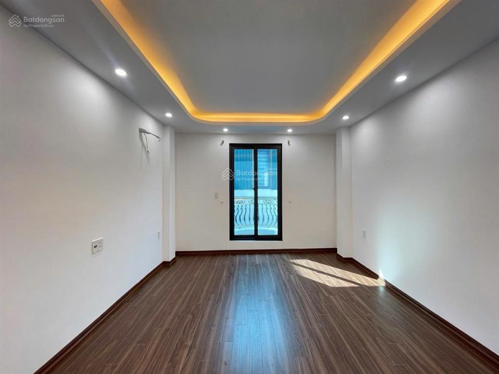 Em chính chủ bán ngõ 7 phố thái hà. 32m2. 5 tầng. mt 3.5m. giá 8ty