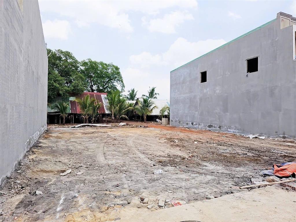 Chính chủ cần bán lô đất 90m2 1,5 tỷ ngay thị trấn hóc môn , sổ hồng riêng , hỗ trợ vay ngân hàng