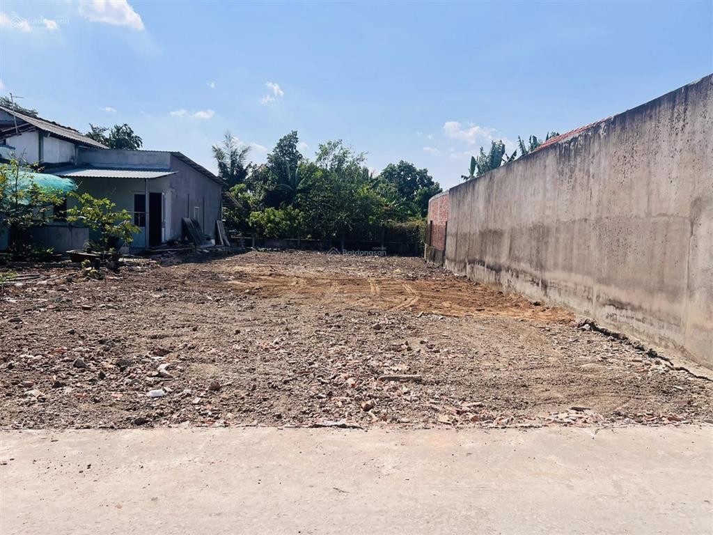 Chủ ngộp cần ra nhanh lô đất mặt tiền đường nhựa ngay tân thông hội 100m2 1,2 tỷ sổ hồng riêng
