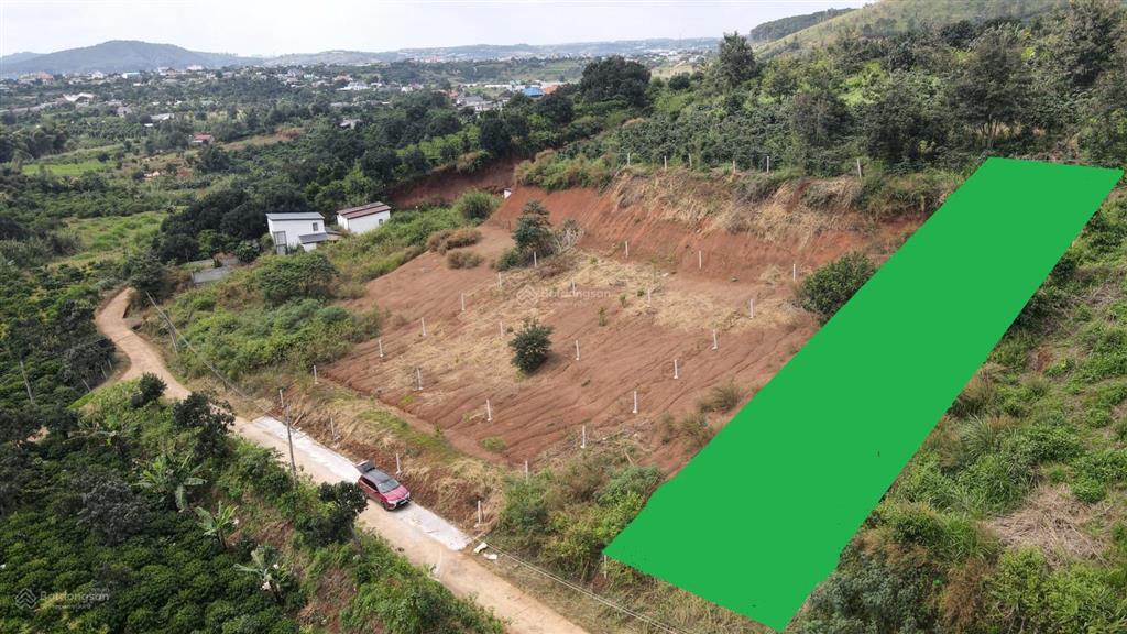 420m2 đất nghỉ dưỡng ven đà lạt chỉ 1.1 tỷ, sẵn 100m2 thổ cư, đường betong lớn oto đi đến đất , shr