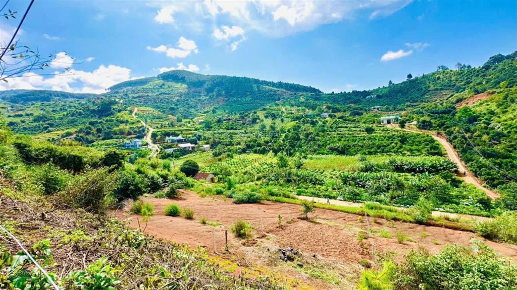 420m2 đất nghỉ dưỡng ven đà lạt chỉ 1.1 tỷ, sẵn 100m2 thổ cư, đường betong lớn oto đi đến đất , shr