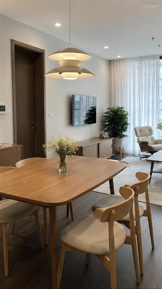 Chính chủ bán căn 2n2vs vip toà. s2 vinhomes symphony , full nội thất, hướng mát.