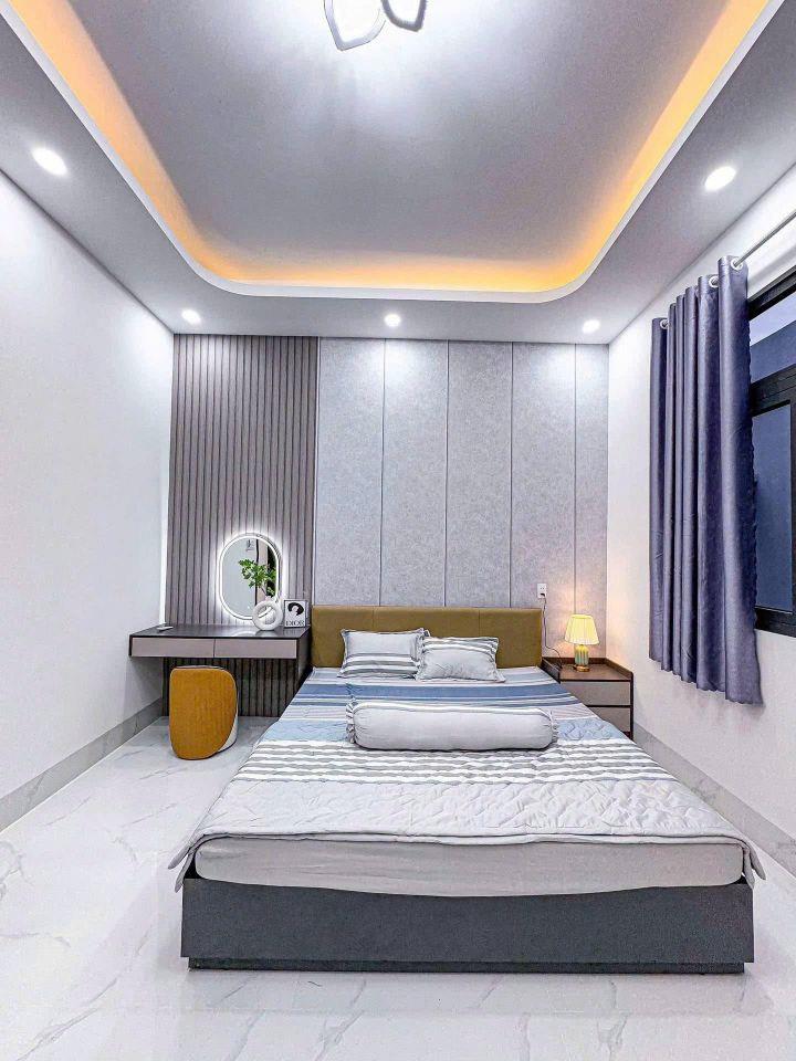 CHÍNH CHỦ CẦN BÁN NHÀ VỊ TRÍ CỰC ĐẸP 1 TRỆT 2 LẦU NGAY TRUNG TÂM