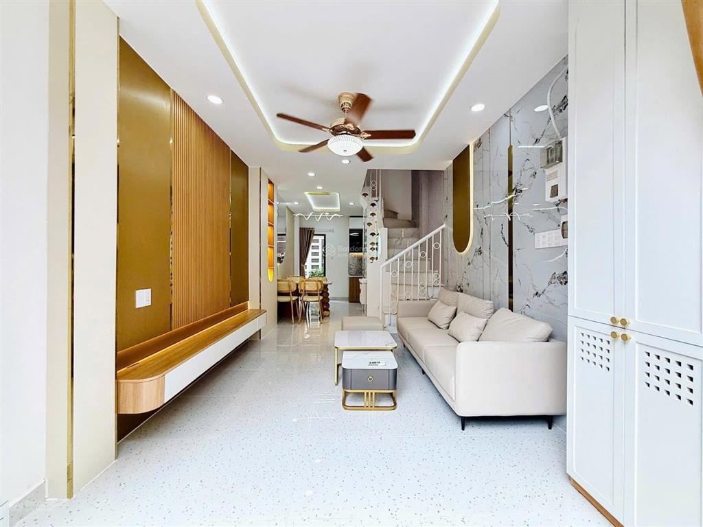 Bán nhà hẻm xe hơi võ văn tần, q. 3, giá 4tỷ2 diện tích 70m2, đang cho thuê 26tr/th, sổ hồng riêng