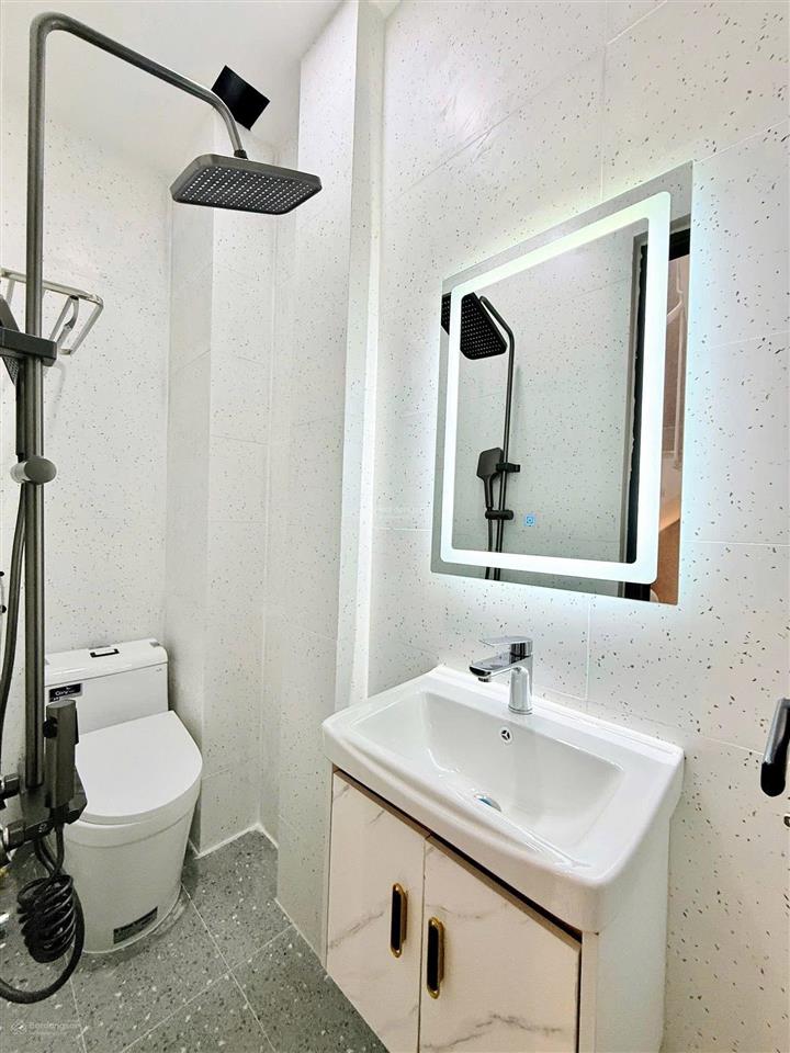 Bán nhà hẻm xe hơi võ văn tần, q. 3, giá 4tỷ2 diện tích 70m2, đang cho thuê 26tr/th, sổ hồng riêng