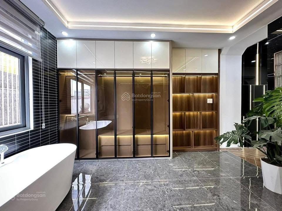 Cần đi nhanh nhà hẻm nguyễn gia trí, q. bình thạnh. diện tích 56,7m2, đang cho thuê 28tr, shr