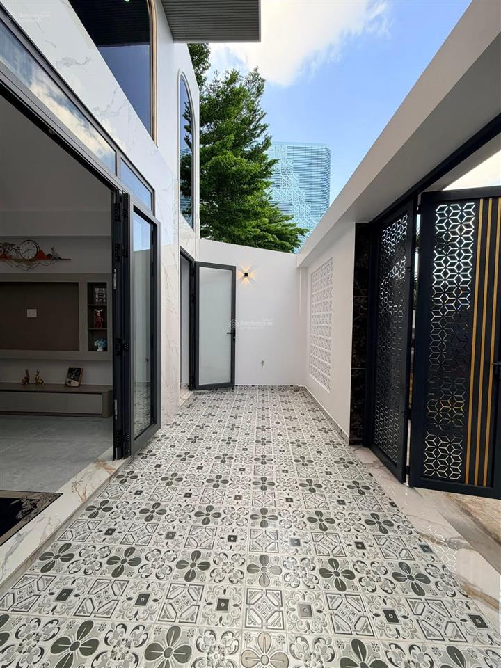 Cô hà đi mỹ bán nhà phạm ngọc thạch, p.đa kao q1, 95.76m2 giá 4tỷ3 đang cho thuê 34tr/th sổ riêng