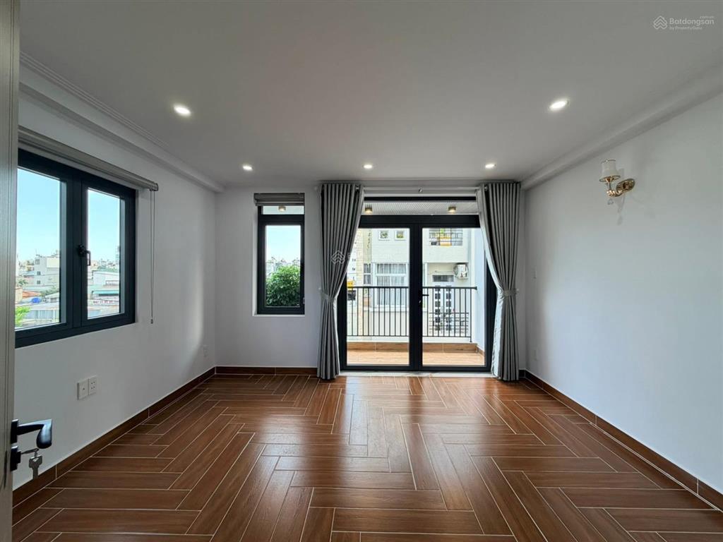 Cô hà đi mỹ bán nhà phạm ngọc thạch, p.đa kao q1, 95.76m2 giá 4tỷ3 đang cho thuê 34tr/th sổ riêng