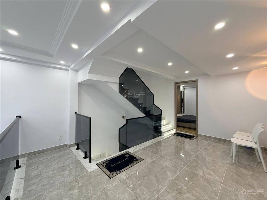 Cô hà đi mỹ bán nhà phạm ngọc thạch, p.đa kao q1, 95.76m2 giá 4tỷ3 đang cho thuê 34tr/th sổ riêng