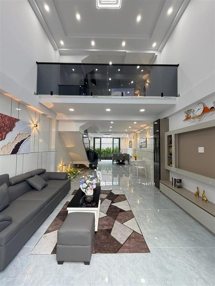 Cô hà đi mỹ bán nhà phạm ngọc thạch, p.đa kao q1, 95.76m2 giá 4tỷ3 đang cho thuê 34tr/th sổ riêng