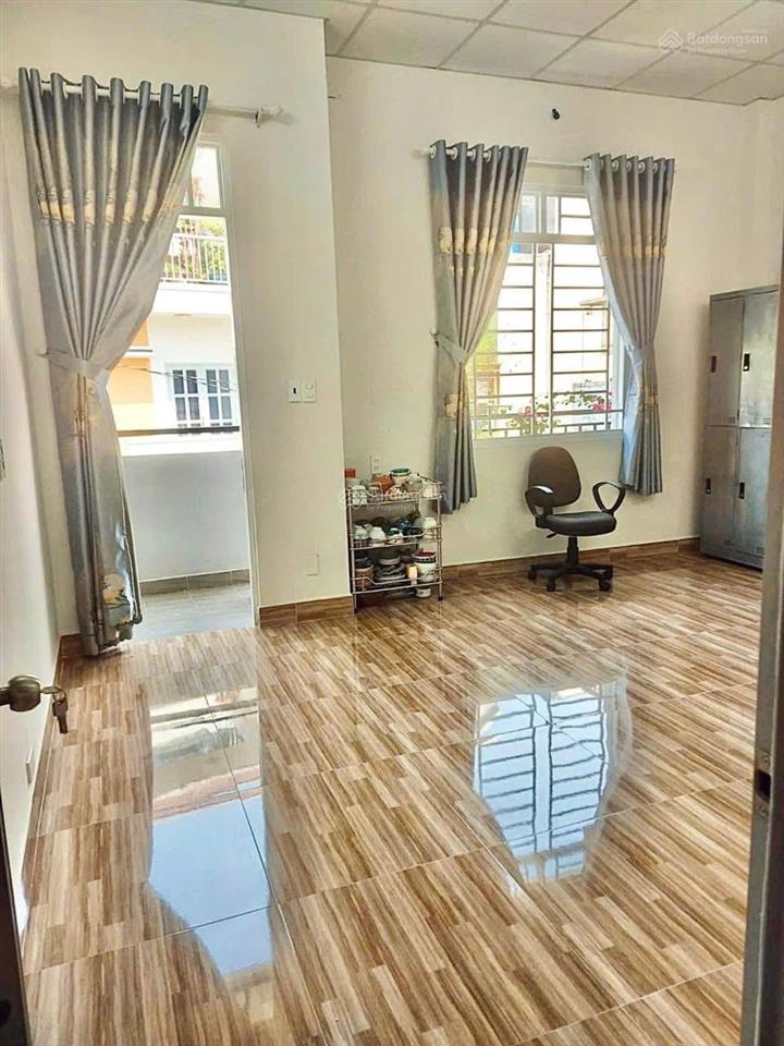 Nhà tân bình 5x15,5m  hẻm xe hơi