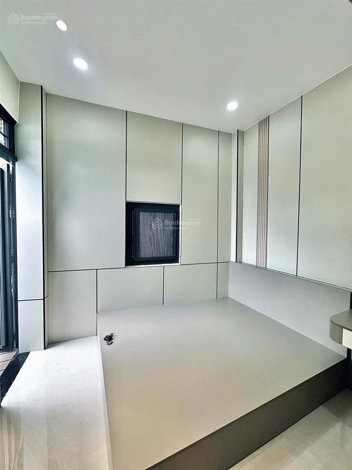 Ngay chân cầu tham lương  45m2 công nhận đủ ko qh  gần nhà ga t3  kcn tân bình  emart 2