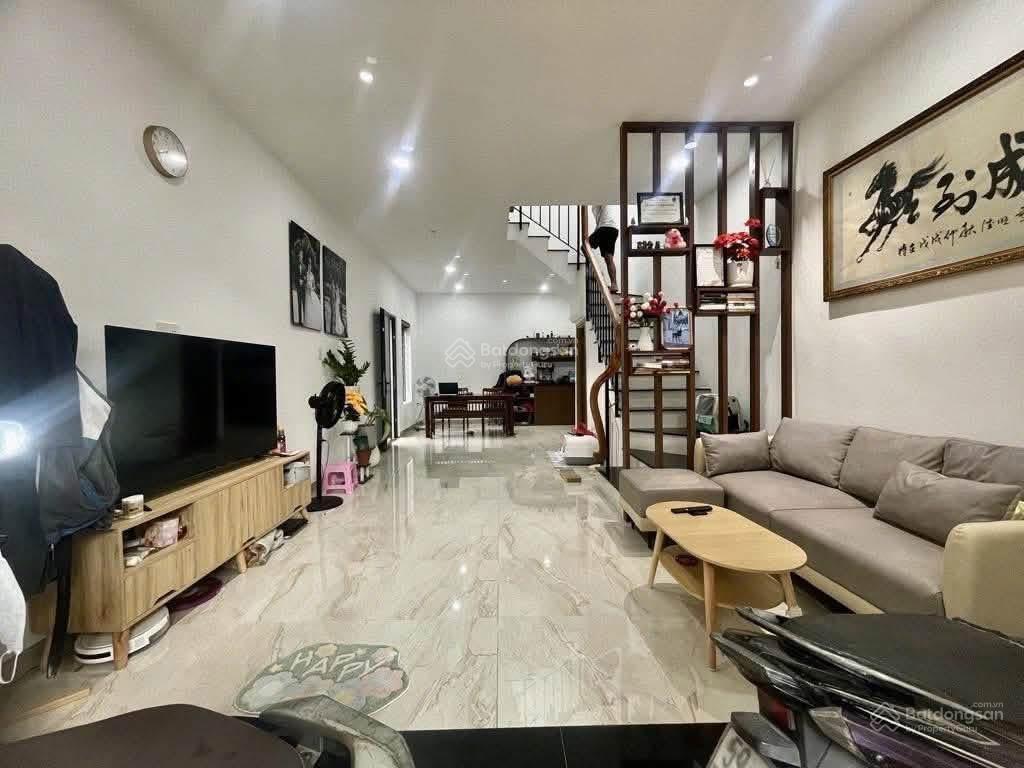 Bán nhà tân bình ngang lớn 5m, 3pn, 60m2, hẻm ô tô, giá 5 tỷ