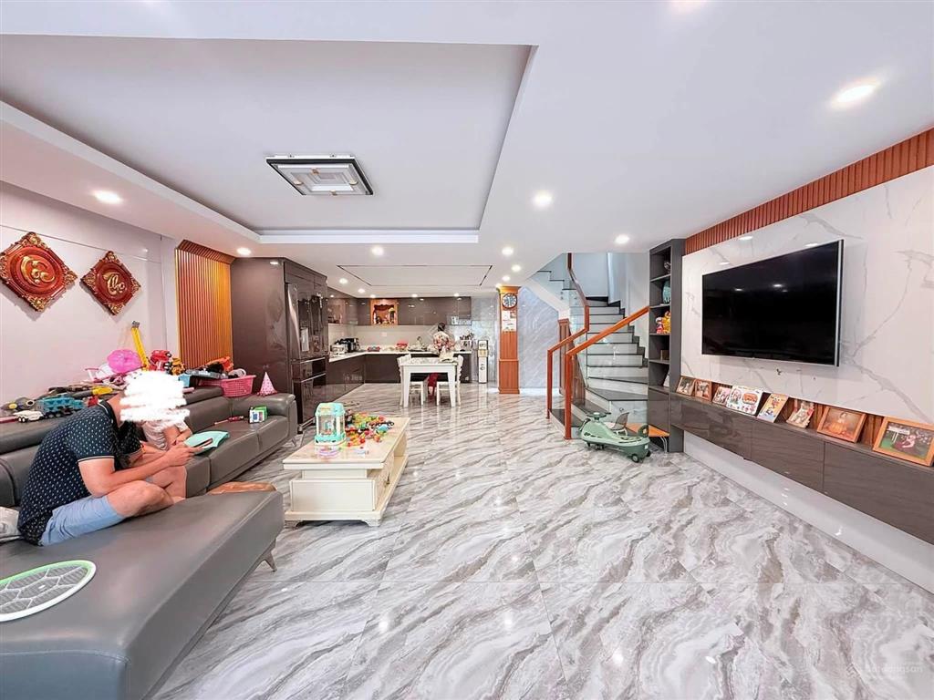 Bán nhà riêng tại đường nguyễn phúc chu, quận tân bình, 5,5 tỷ, 65m2, đẹp nhiều tiện ích