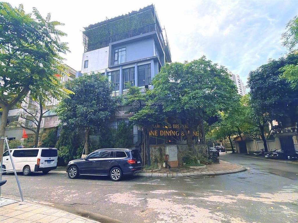 Bán biệt thự, kđt mới yên hòa, trần kim xuyến ,lô góc, thang máy, kd, vị trí đắc địa