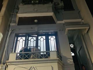 Bán nhà hoàng cầu, phân lô, ô tô tránh nhau, dừng đỗ, 2 thoáng trước sau, thông thoáng, dân trí
