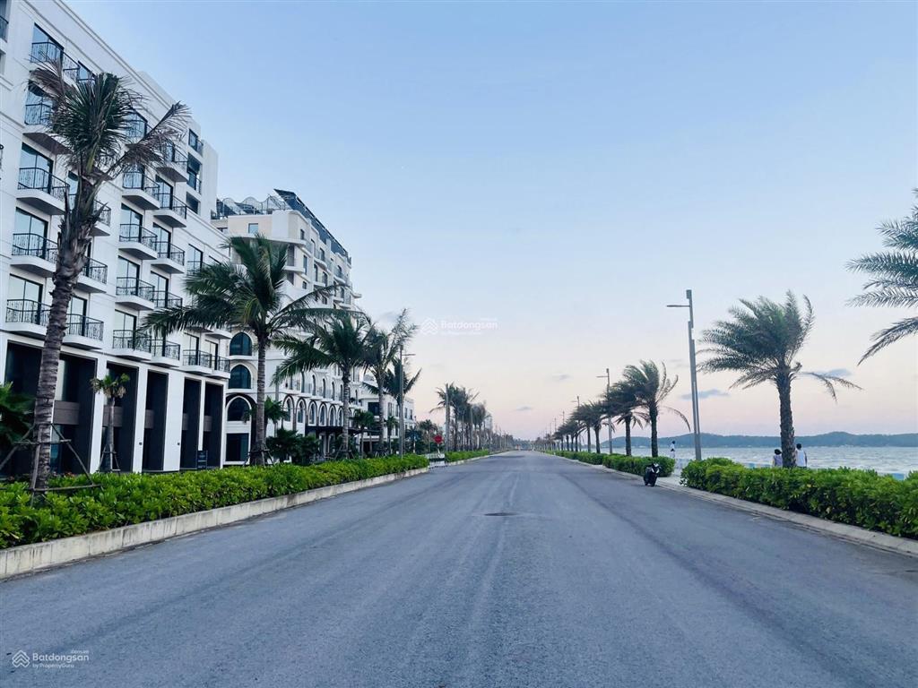 Bán khách sạn mặt biển boutique hotel vlasta  sầm sơn