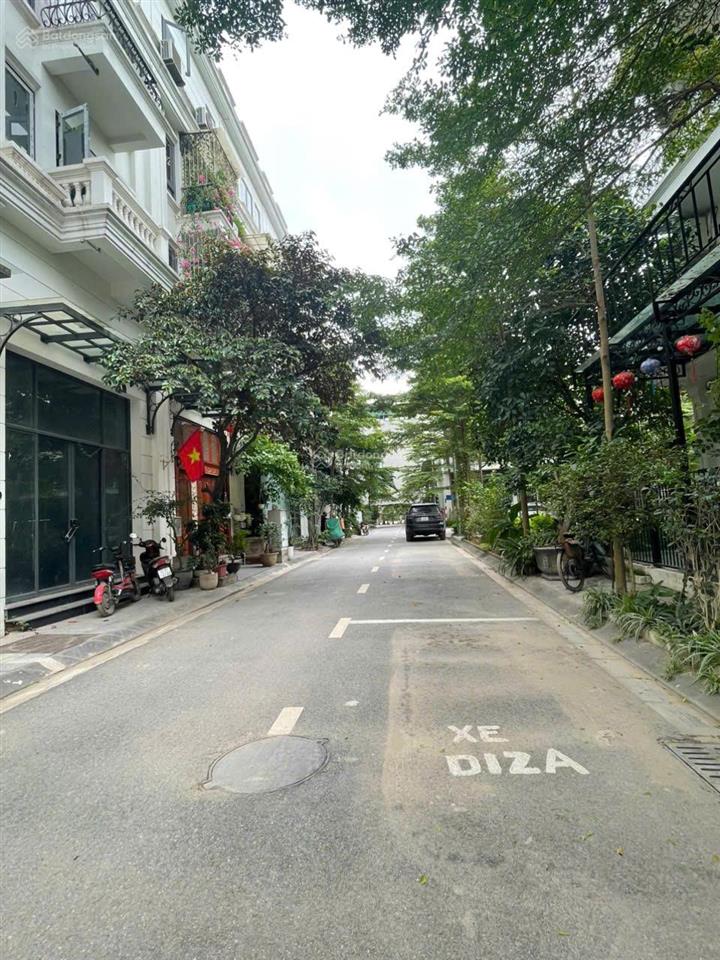 Phú diễn bt liêm, 5t, 21,8 tỷ nhà phân lô đẳng cấp,vỉa hè ô tô tránh, 2 thoáng trước sau 0962 113 ***
