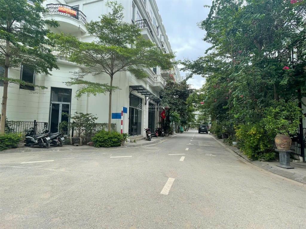 Phú diễn bt liêm, 5t, 21,8 tỷ nhà phân lô đẳng cấp,vỉa hè ô tô tránh, 2 thoáng trước sau 0962 113 ***