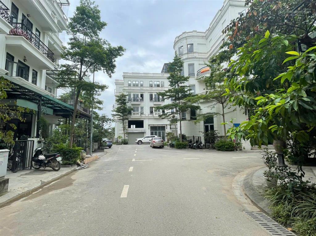Phú diễn bt liêm, 5t, 21,8 tỷ nhà phân lô đẳng cấp,vỉa hè ô tô tránh, 2 thoáng trước sau 0962 113 ***