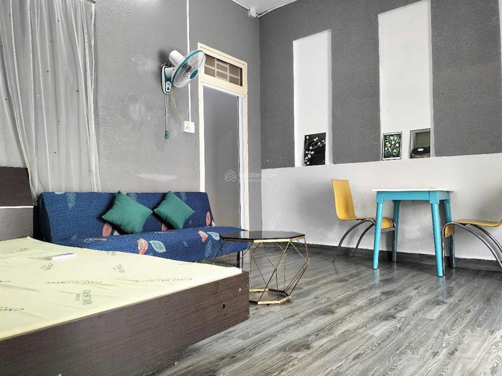 Chính chủ gửi cho thuê 1pn ban công cực rộng ngay phan đăng lưu, phú nhuận