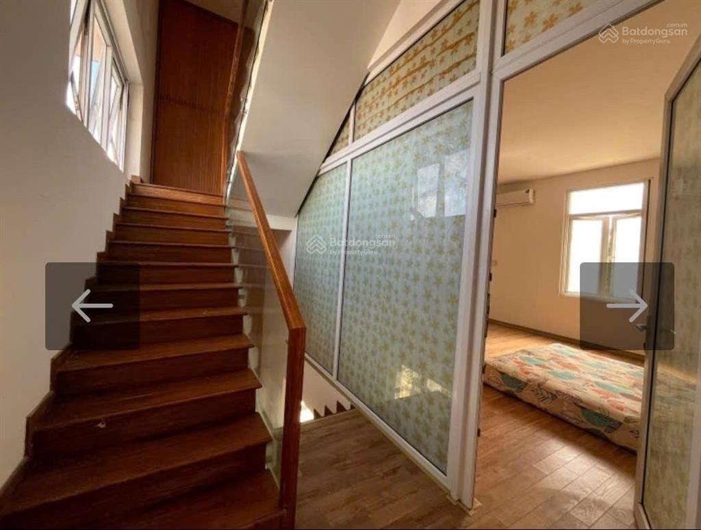 Bán nhà 3 tầng  đất trăm mét  giá chỉ nhỉnh hơn 2 tỷ tp. huế!