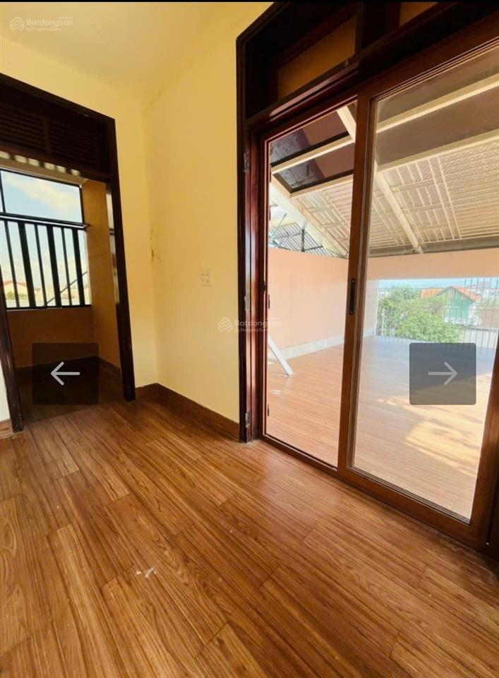 Bán nhà 3 tầng  đất trăm mét  giá chỉ nhỉnh hơn 2 tỷ tp. huế!