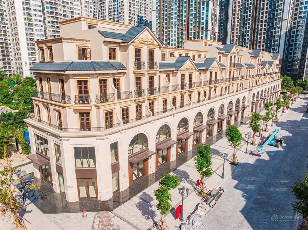 Chính chủ cho thuê shophouse malibu lõi 60 toà chung cư cực đẹp vinhomes gia lâm