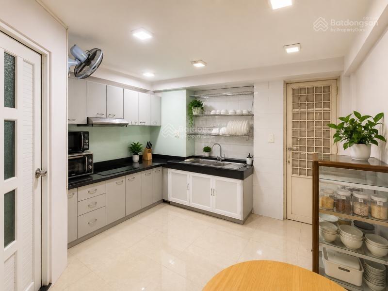 Bình thạnh trệt cc nơ trang long  56m(4mx14m) shr giá 3,3 tỷ.(6026)