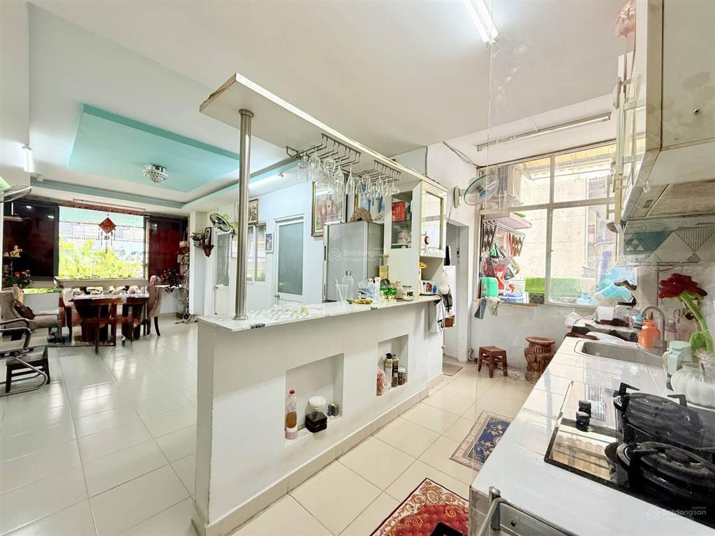 Quận 5chung cư hùng vương thang bộ lô góc  74m3pn shr giá chỉ 3,9tỷ.