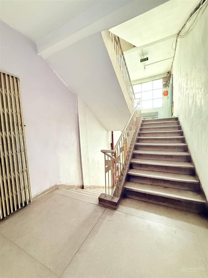 Quận 5chung cư hùng vương thang bộ lô góc  74m3pn shr giá chỉ 3,9tỷ.