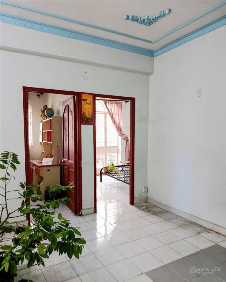Quận 5 chung cư hùng vương thang máy 54m2pn giá chỉ 2.95tỷ.