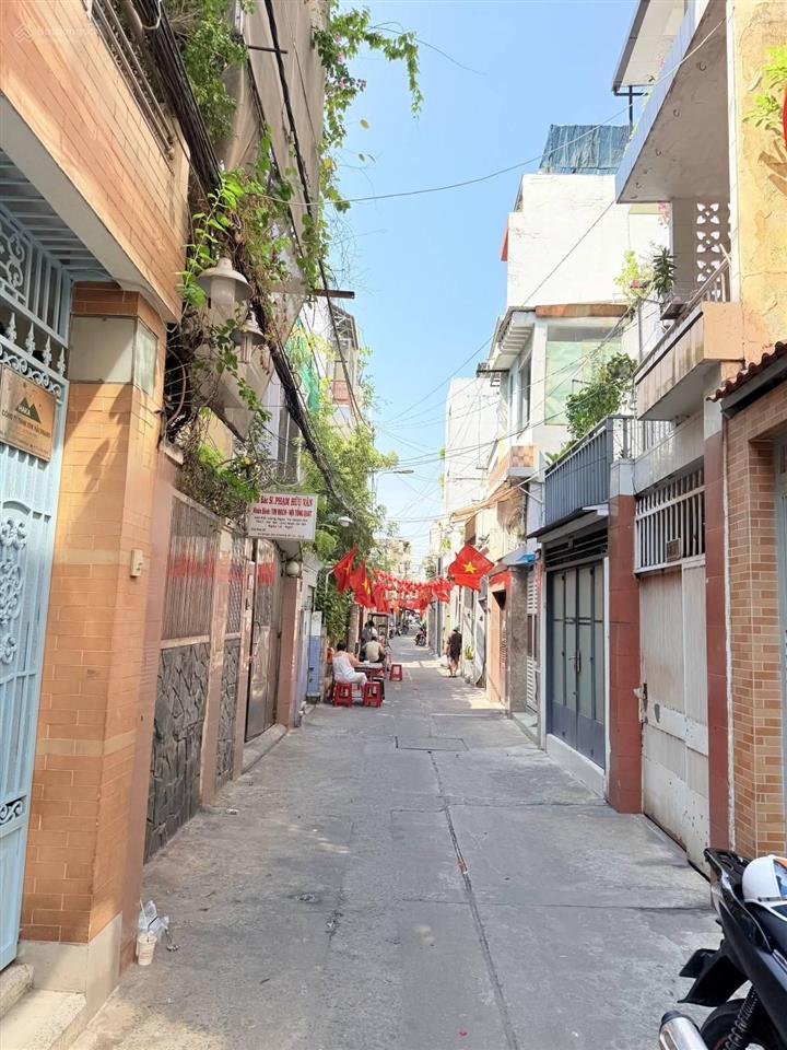 Cmt8  hẻm thẳng trục  không tod  nhà 5 tầng  thang máy full nội thất giá 9 tỷ.