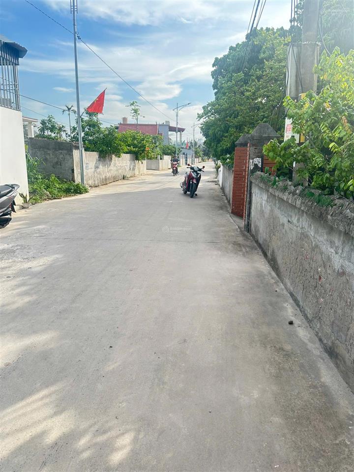 Bán đất bắc hưng 99,4 m2 giá bán 1tỉ9 có thương lượng nhẹ ai cần  em lương
